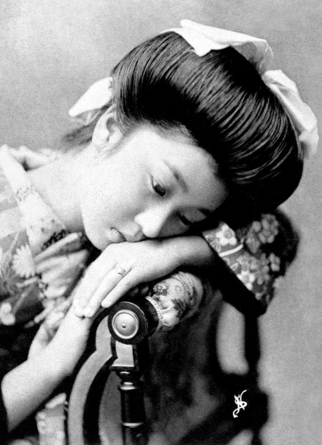 Beautiful Old Photos of Geisha and Maiko During Meiji Era  1890s 1910s - 38