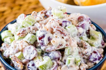 CHICKEN SALAD WITH GRAPES