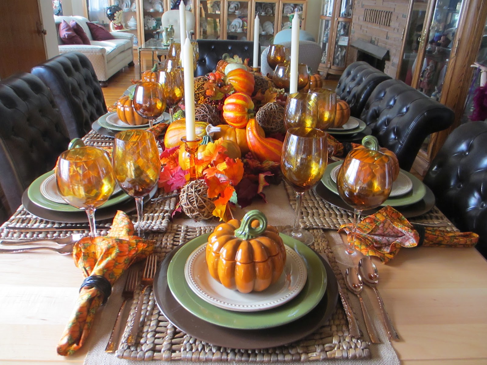 The Welcomed Guest: Fall Pumpkin Tablescape