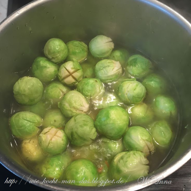 Hier wird mit Liebe gekocht: Rosenkohl mit Käsesoße Hier wird mit Liebe gekocht: Rosenkohl mit Käsesoße