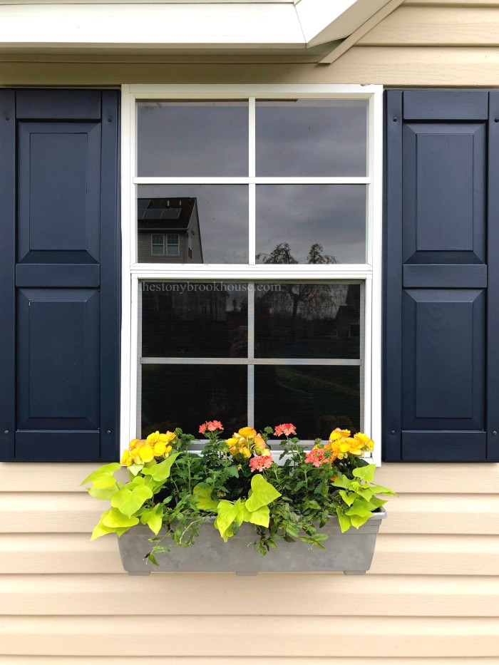DIY Wood Window Boxes For 5!! The Stonybrook House