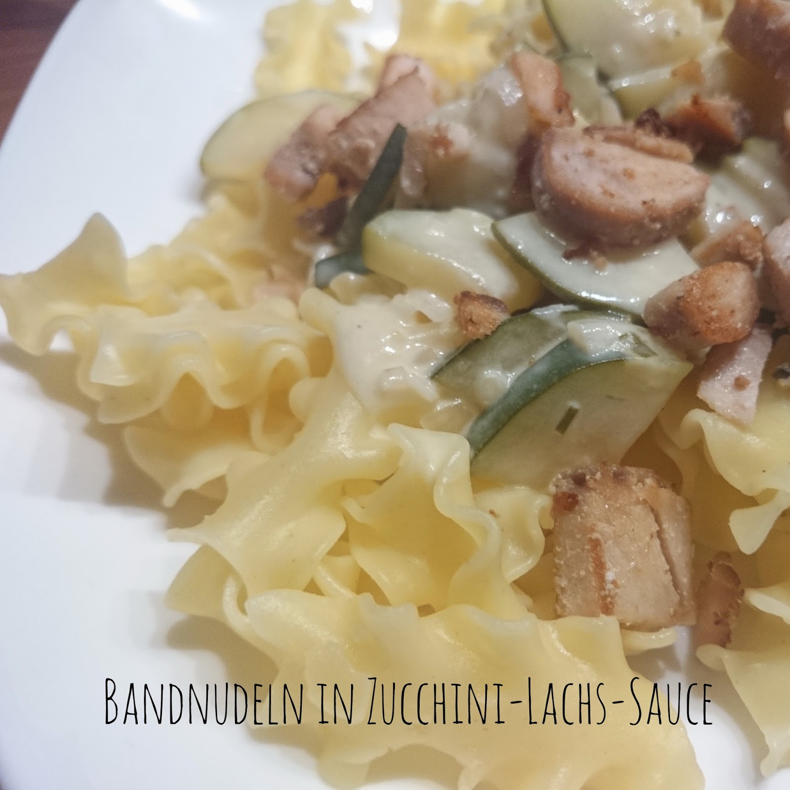 Lucciola: [Food] Bandnudeln in Zucchini-Lachs-Sauce