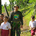 Personel Kodim 0824/Jember Bersama BPBD Jember Layani Putra Putri Korban Bencana Berangkat Sekolah