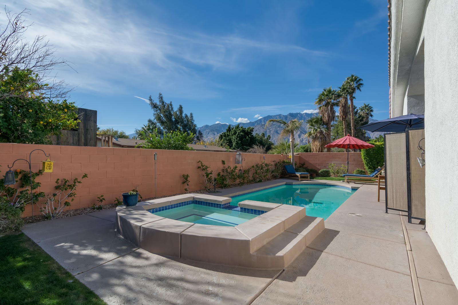 Palm Springs Big Pool Home For Sale