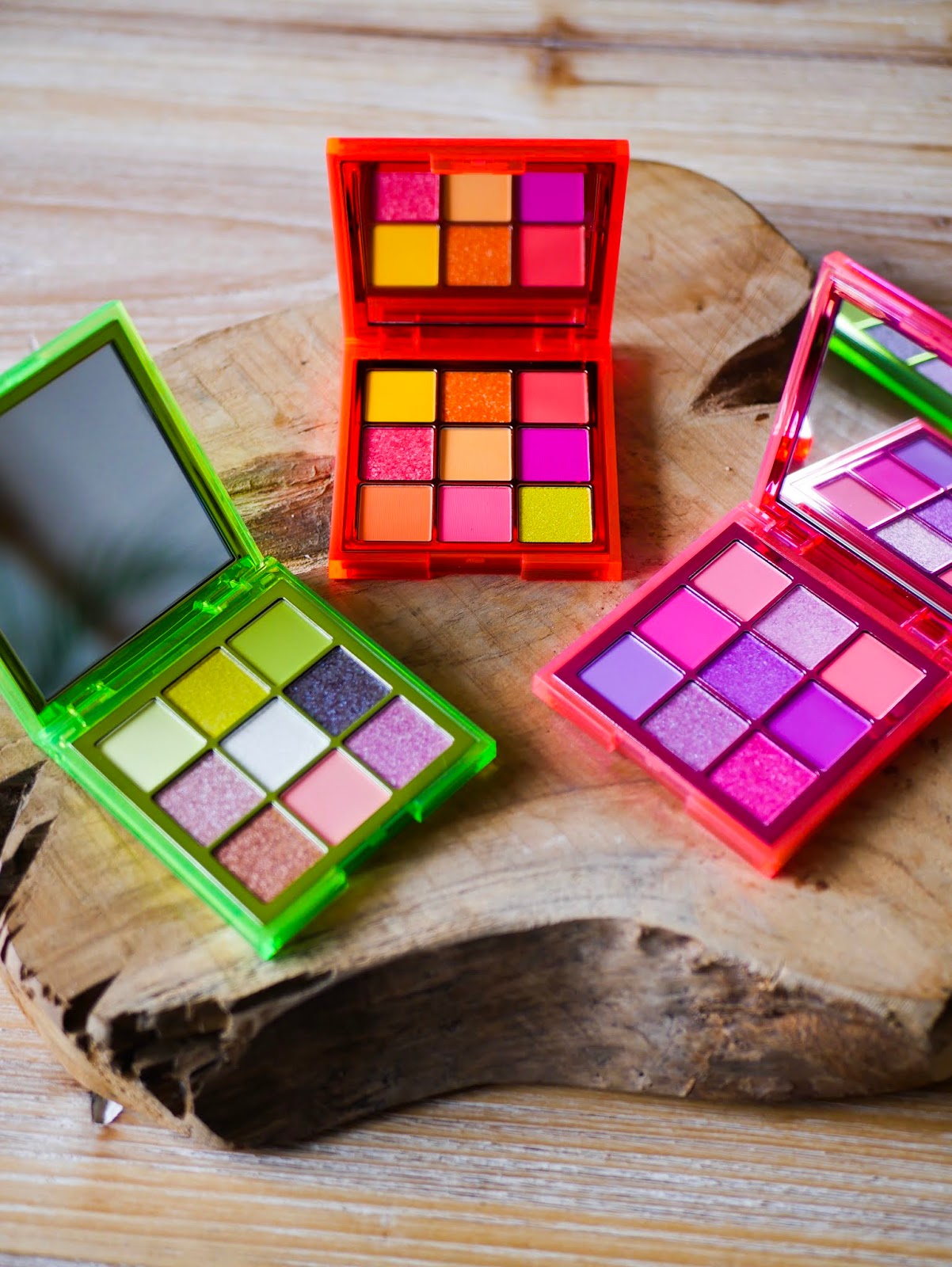NEON les palettes estivales Huda Beauty à se procurer d