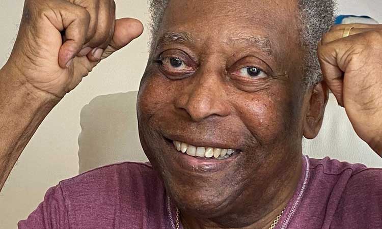 Após retirada de tumor, Pelé recebe alta da UTI e vai para o quarto