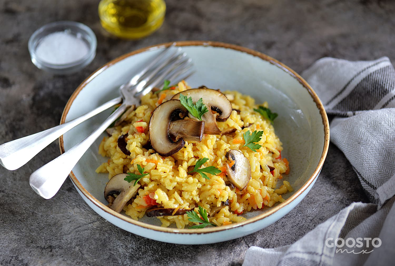 Mancare greceasca din carne de porc cu orez Retete si Gust