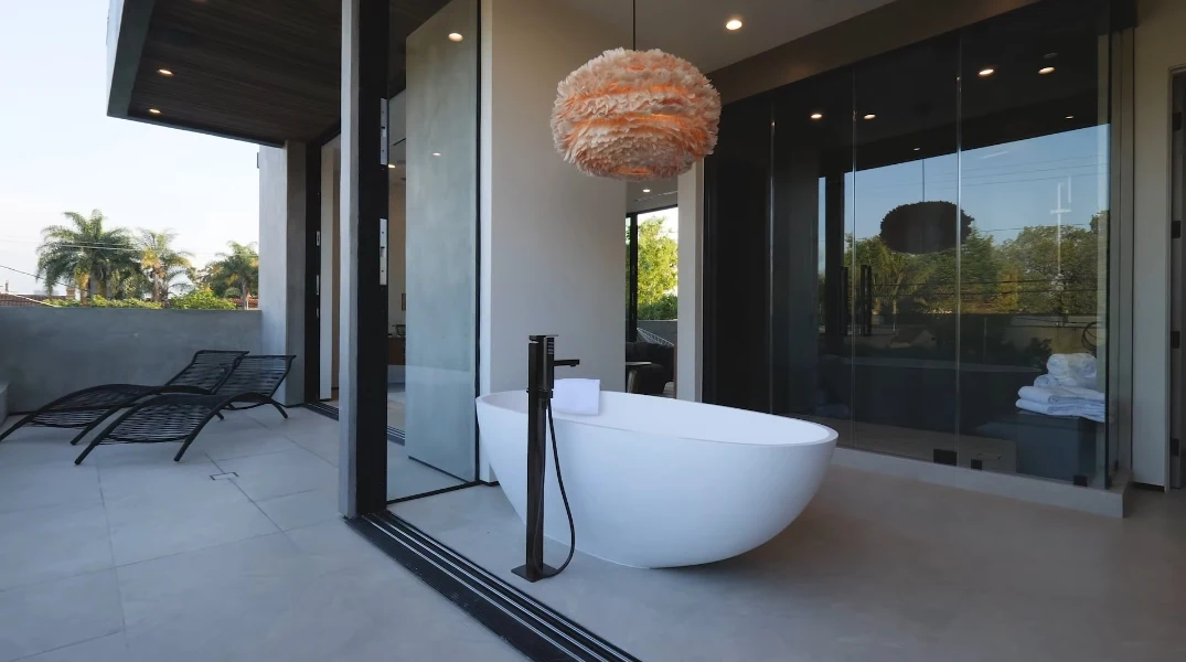 47 Interior Design Photos vs. 418 N Sweetzer Ave, Los Angeles, CA Luxury Home Tour