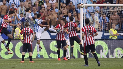 Minuto de silencio en el Athletic - Málaga