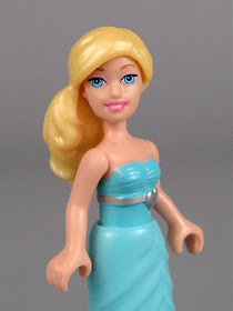 Mega Bloks Barbie's Pet Shop vs. Lego Friends' Heartlake Pet Salona  Comparison Review!