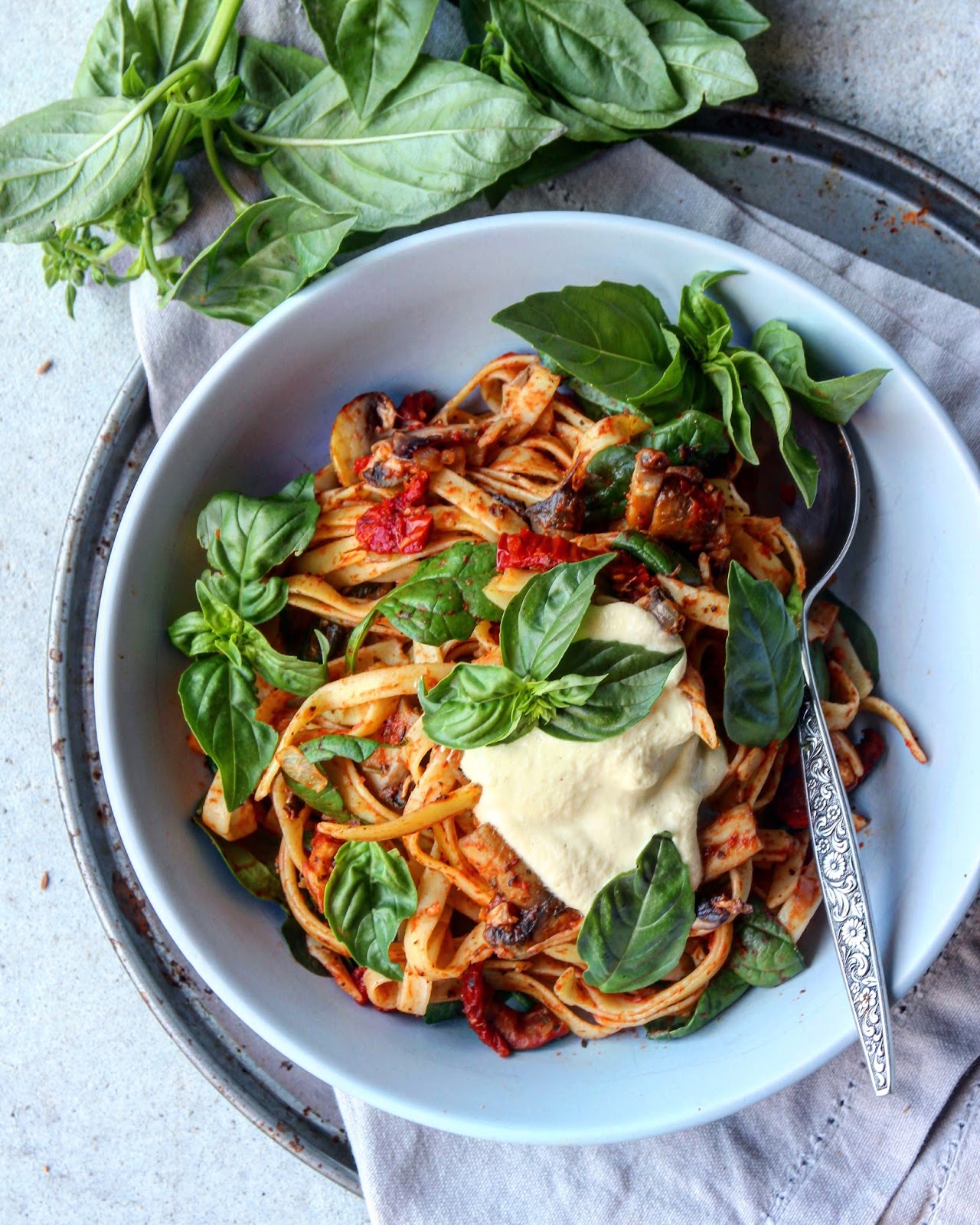 Sundried tomato, mushroom & Cashew Ricotta Pasta