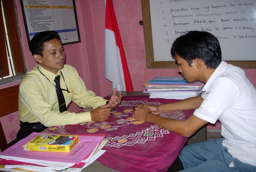 Pelaksanaan Layanan Bimbingan Konseling Dan Peminatan Dalam