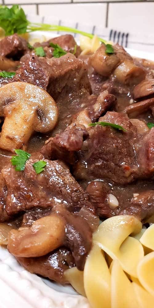 Garlic Butter Beef Tips and Mushroom Gravy Ajib Recipe