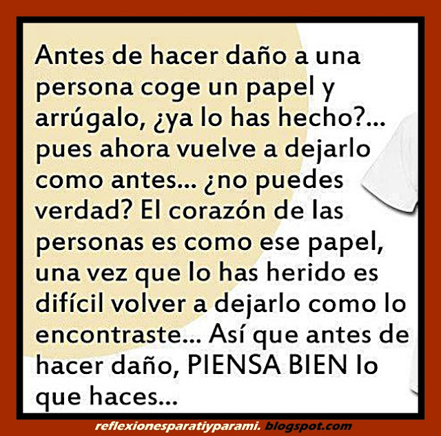 La máscara de los pepinos para la persona de las ojeras