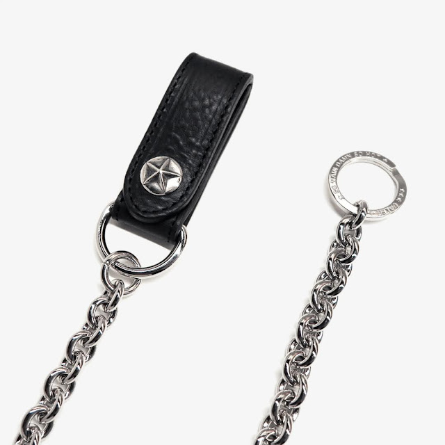 CALEE/キャリー】素材を吟味したミニマルデザインのショートウォレット