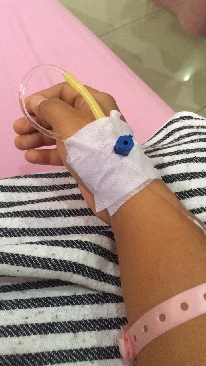 Foto Orang Di Infus Di Rumah Sakit