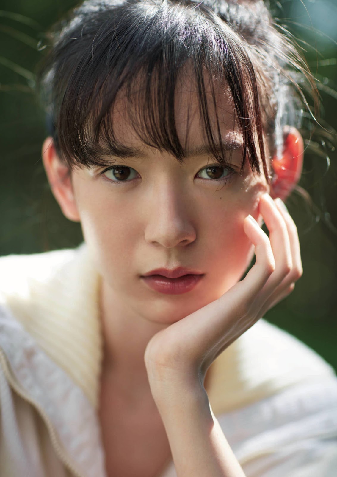 Moeka Hoshi 穂志もえか, Shukan Bunshun 2021.04.08 (週刊文春 2021年4月8日号)