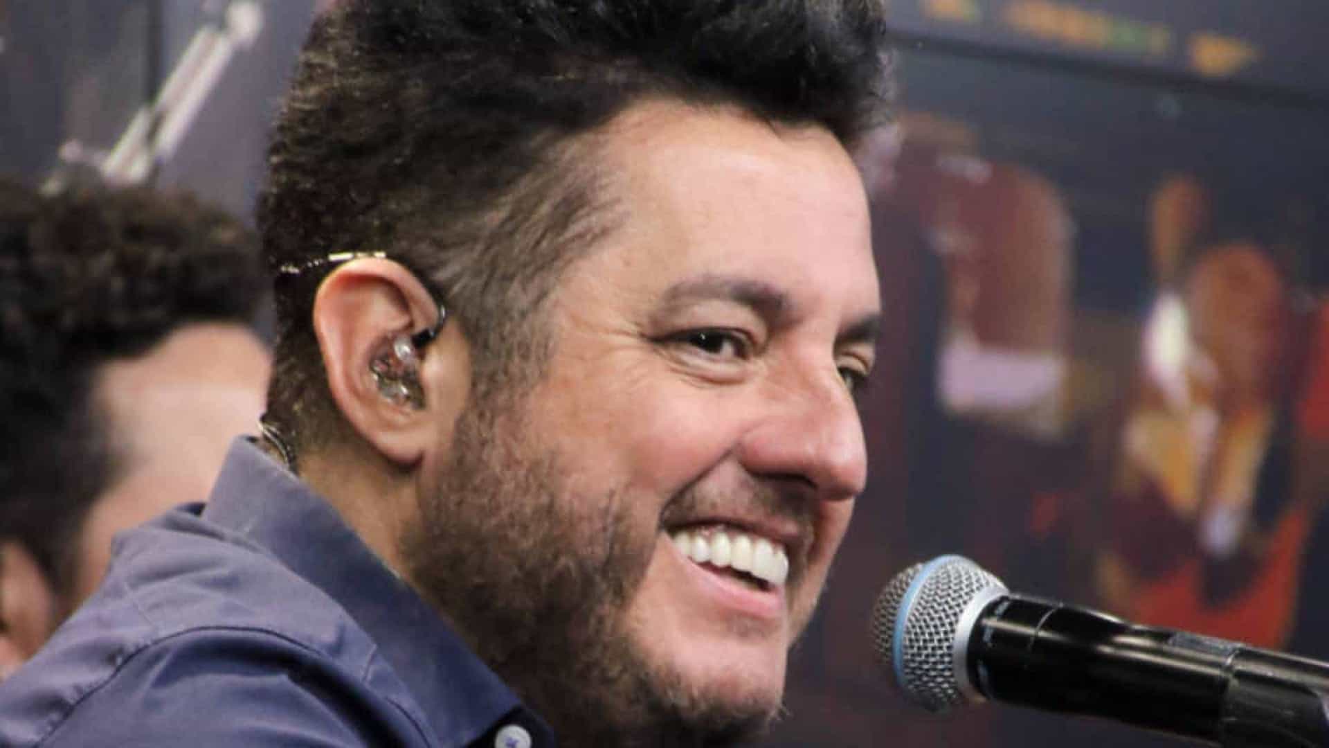 Bruno, da dupla com Marrone, publica foto ao lado de foragido da Justiça Bruno, da dupla com Marrone, publica foto ao lado de foragido da Justiça