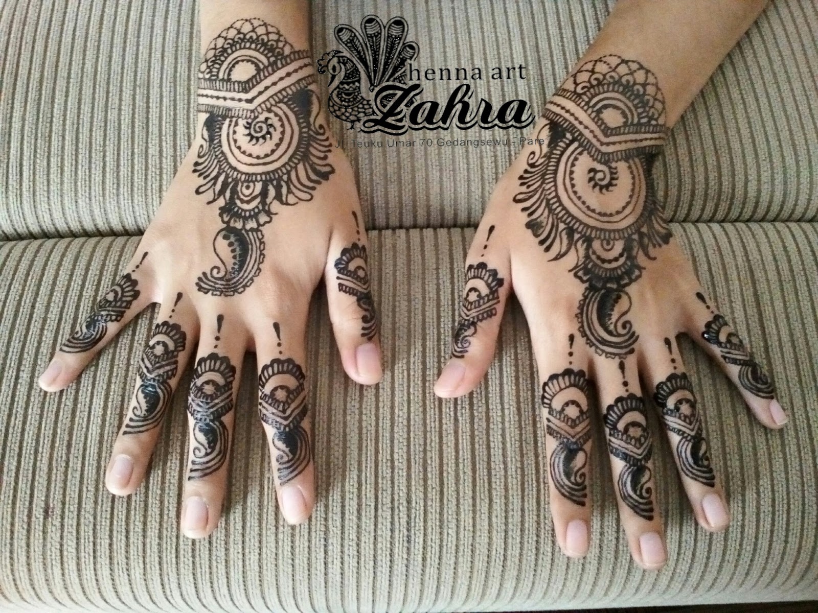 70 Gambar Hiasan Henna Di Tangan Terbaru Tuttohenna