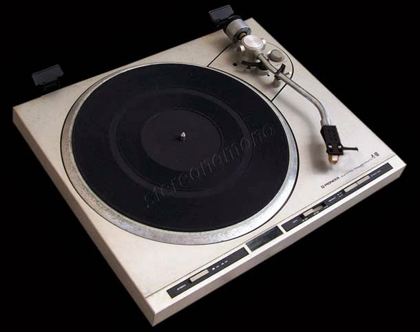 stereonomono: Pioneer PL-400