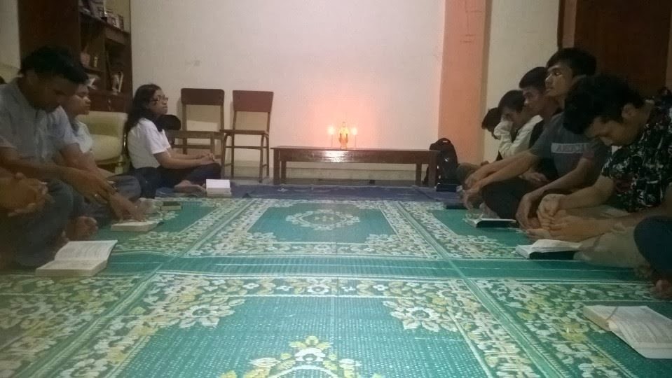 DOA ROSARIO DAN DISKUSI SEBAGAI AKSI UNTUK KORBAN BENCANA ALAM