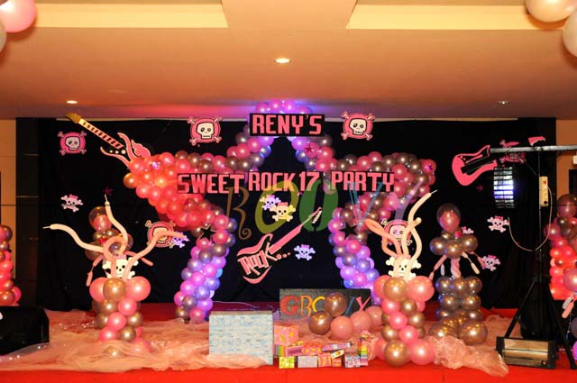 Groovy Event Organizer: Reny's Sweet 17th Party