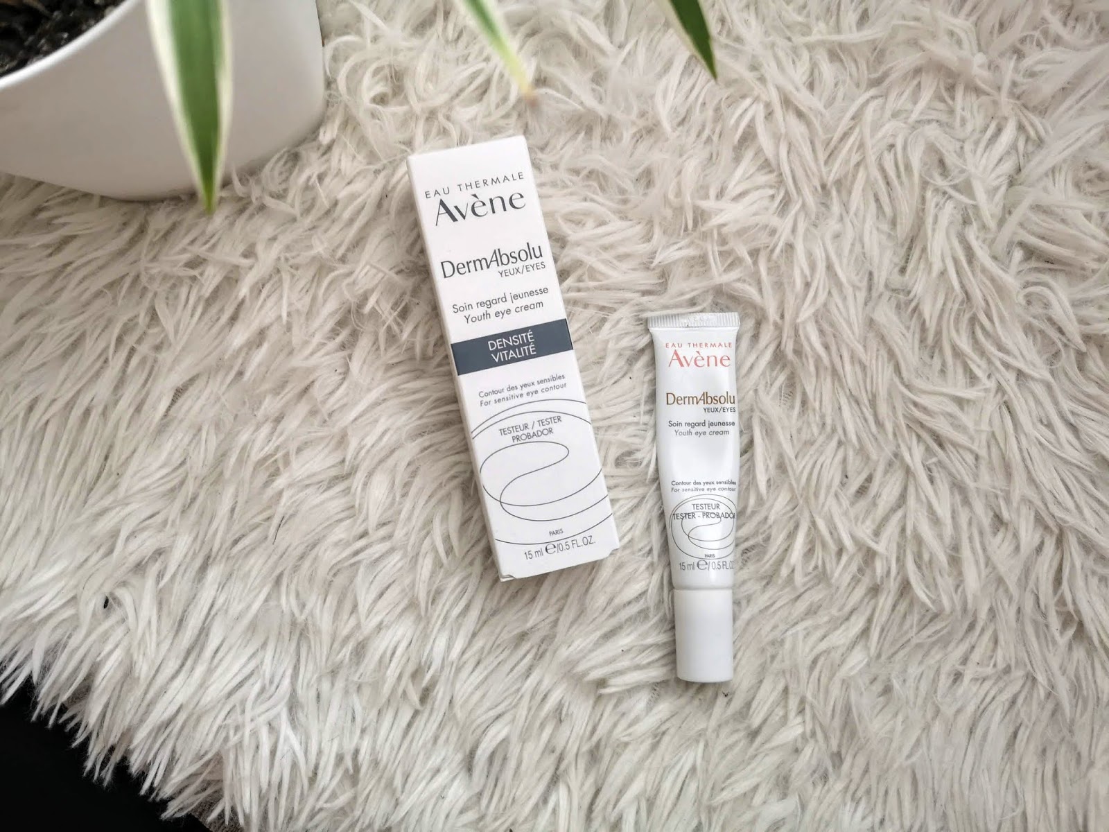Review Avene DermAbsolu Youth Eye Cream* Snejana.Atanasov