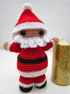 http://elhogardelaslanas.com/2013/12/03/amigurumi-para-navidad-papa-noel/