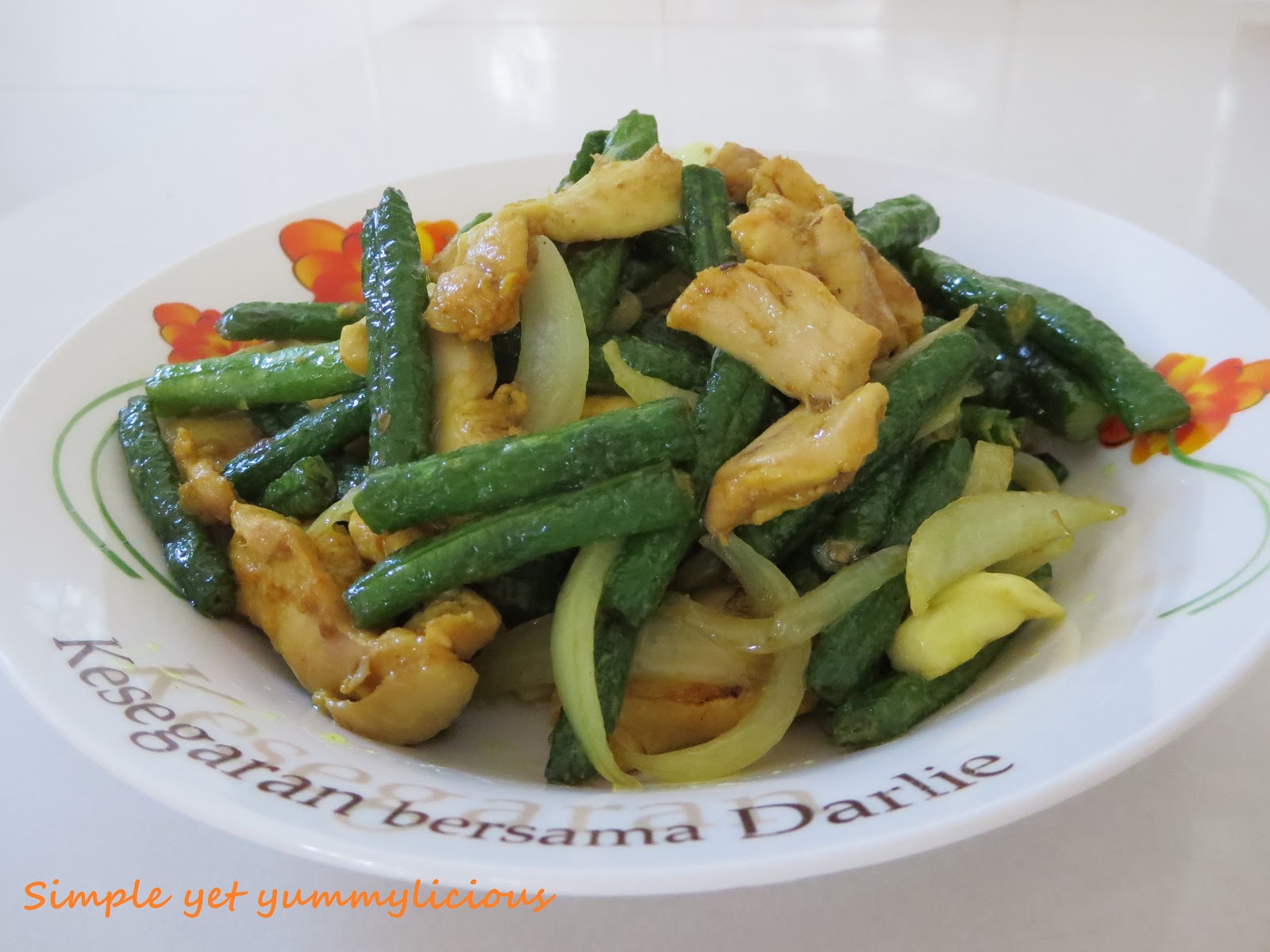 Simple yet yummylicious! Stirfried Tumeric Chicken with Longbeans