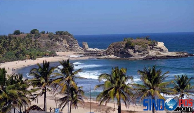 Panorama Pariwisata Pantai Klayar Pacitan