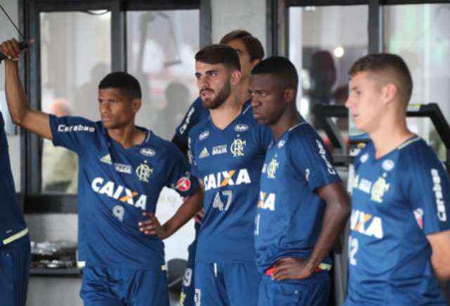 Focado no Brasileirão, Flamengo terá novidades contra Ponte Preta 
