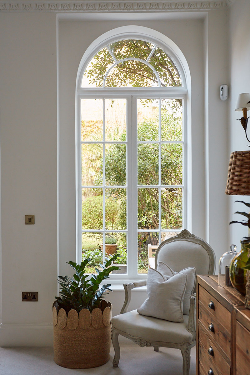 Magnificent apartment in an old Victorian house in London