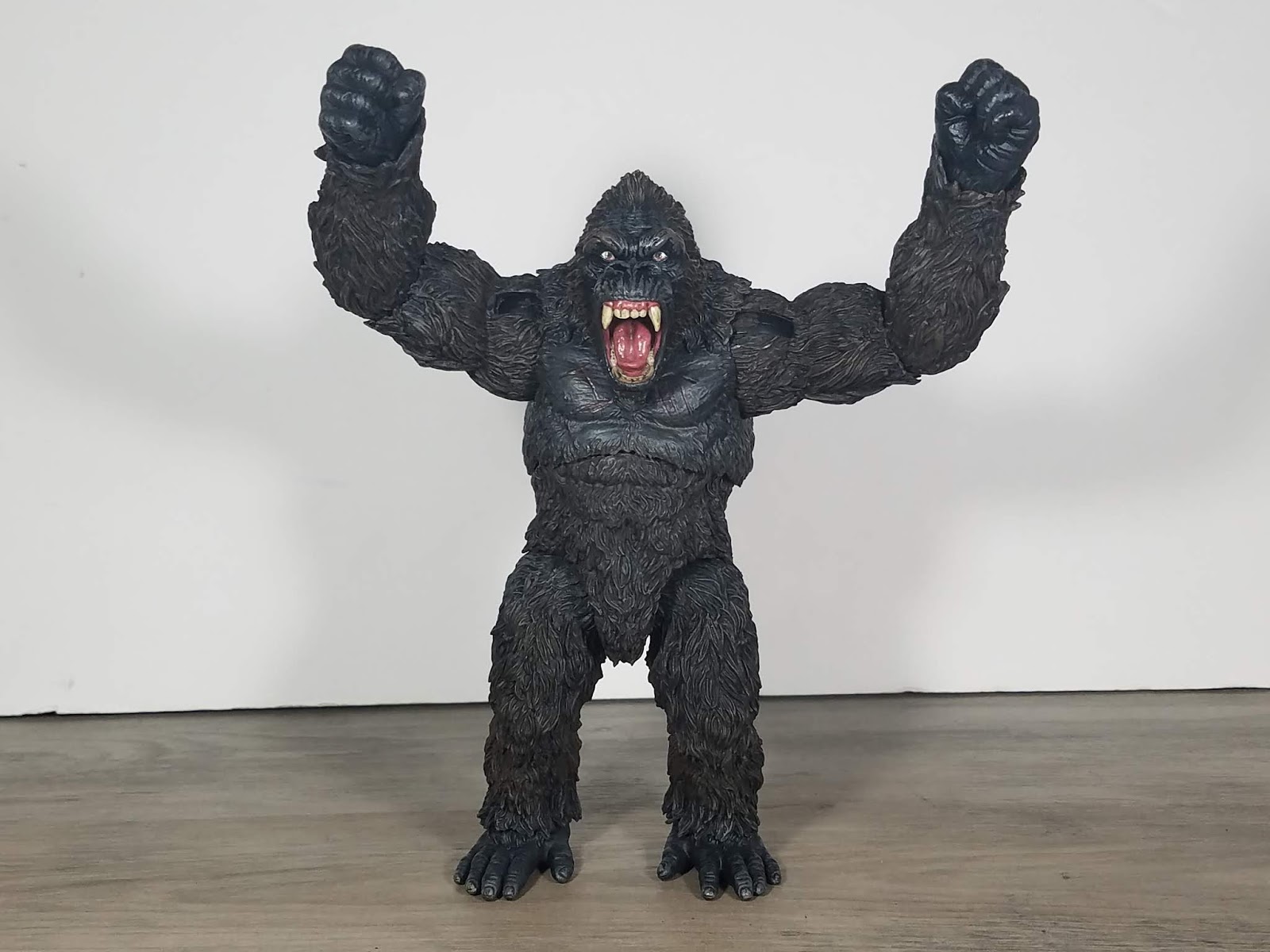 The Gryphon's Lair MEZCO TOYZ KING KONG OF SKULL ISLAND Figure Review