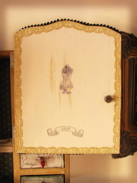 BOTIQUIN ANTIGUO RESTAURADO A NUEVO CON UNA MIRADA VINTAGE