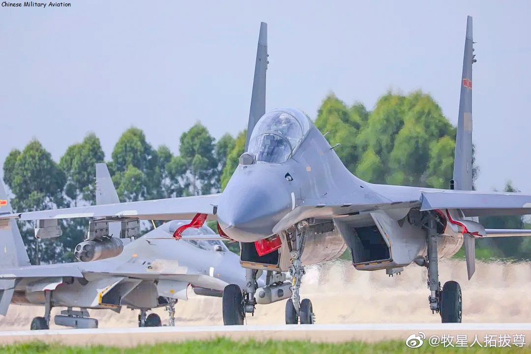 Su-30MKK_KL700A.jpg