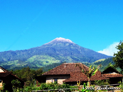 Gunung Welirang di Villa Rukmini Sewa Villa di Trawas 