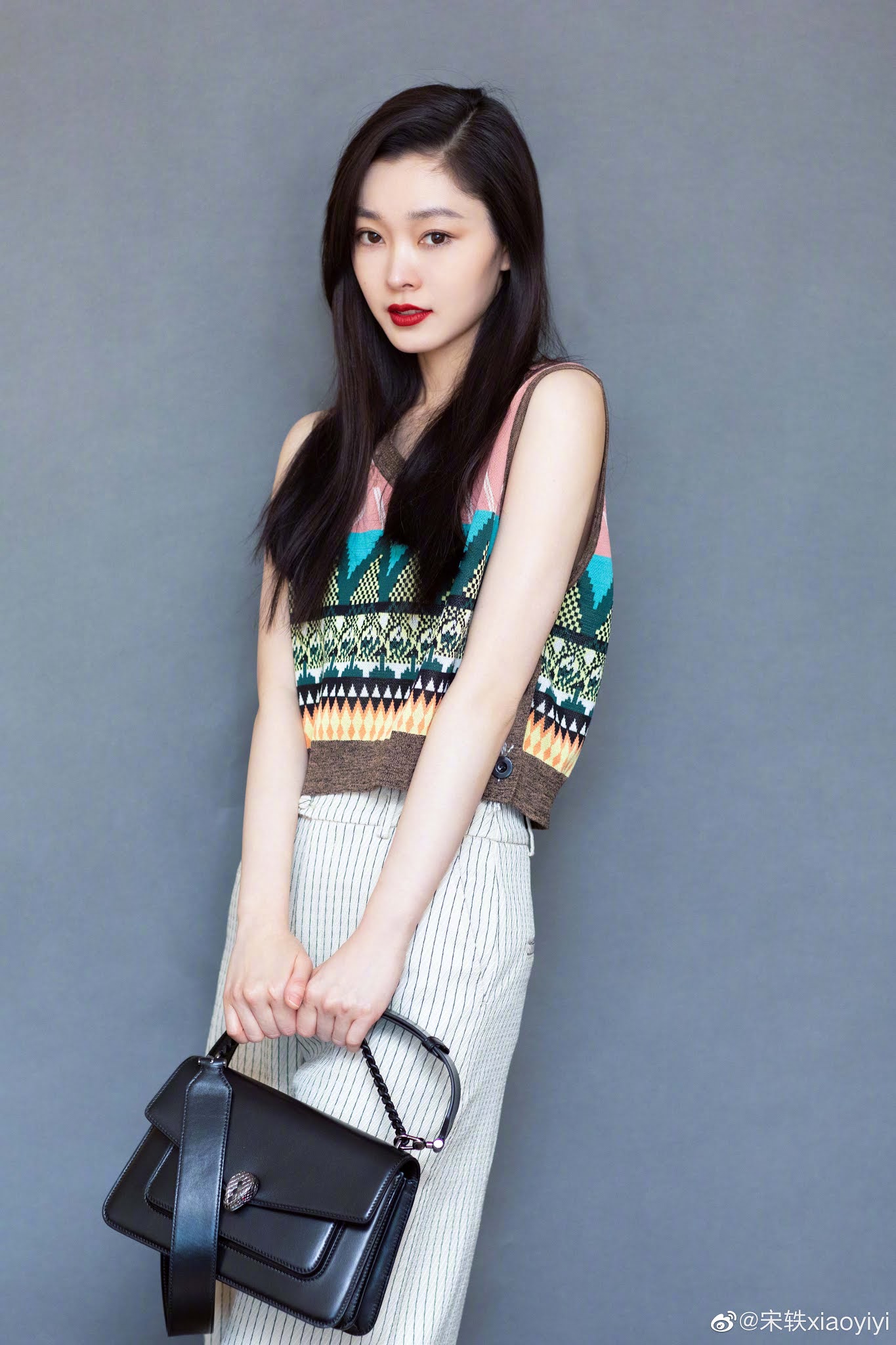 China Entertainment News Song Yi poses for photo shoot