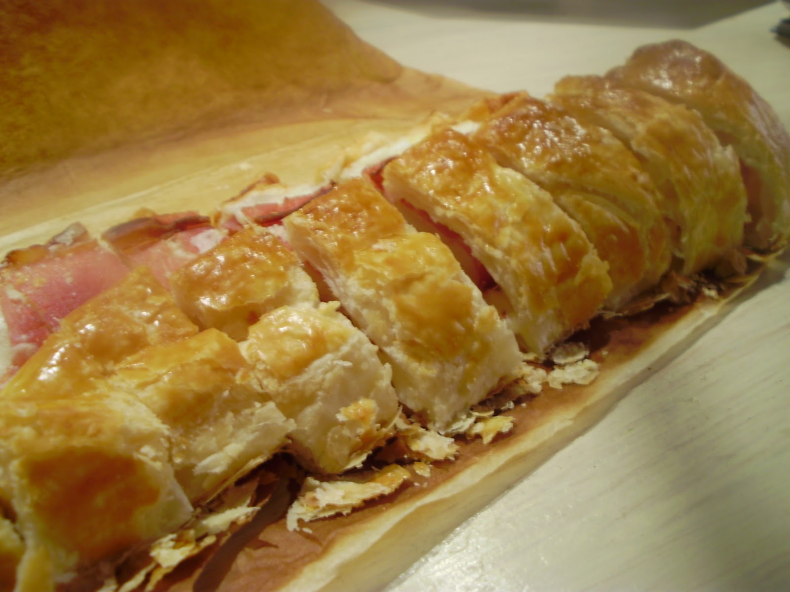 La cuoca in viola Rotolo di prosciutto cotto crescenza e mandorle