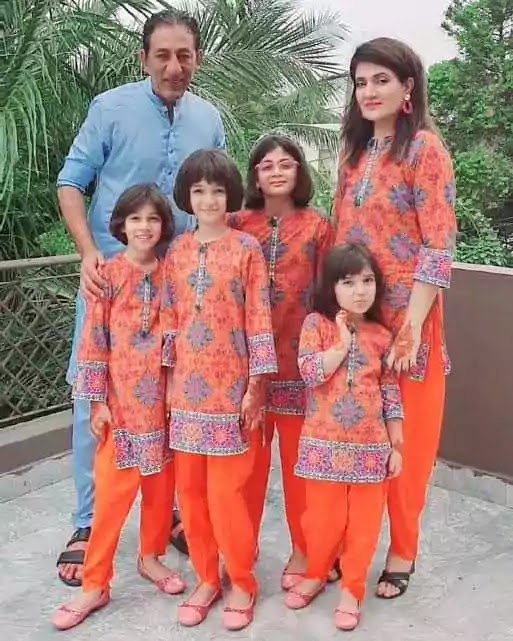 Beautiful Family Pictures of Adnan Shah Tipu With His Wife And Kids