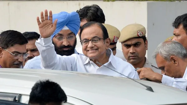 Relief for Chidambaram after 106 days as Supreme Court grants bail in INX Media case,New Delhi, News, Politics, Bail, CBI, Supreme Court of India, National