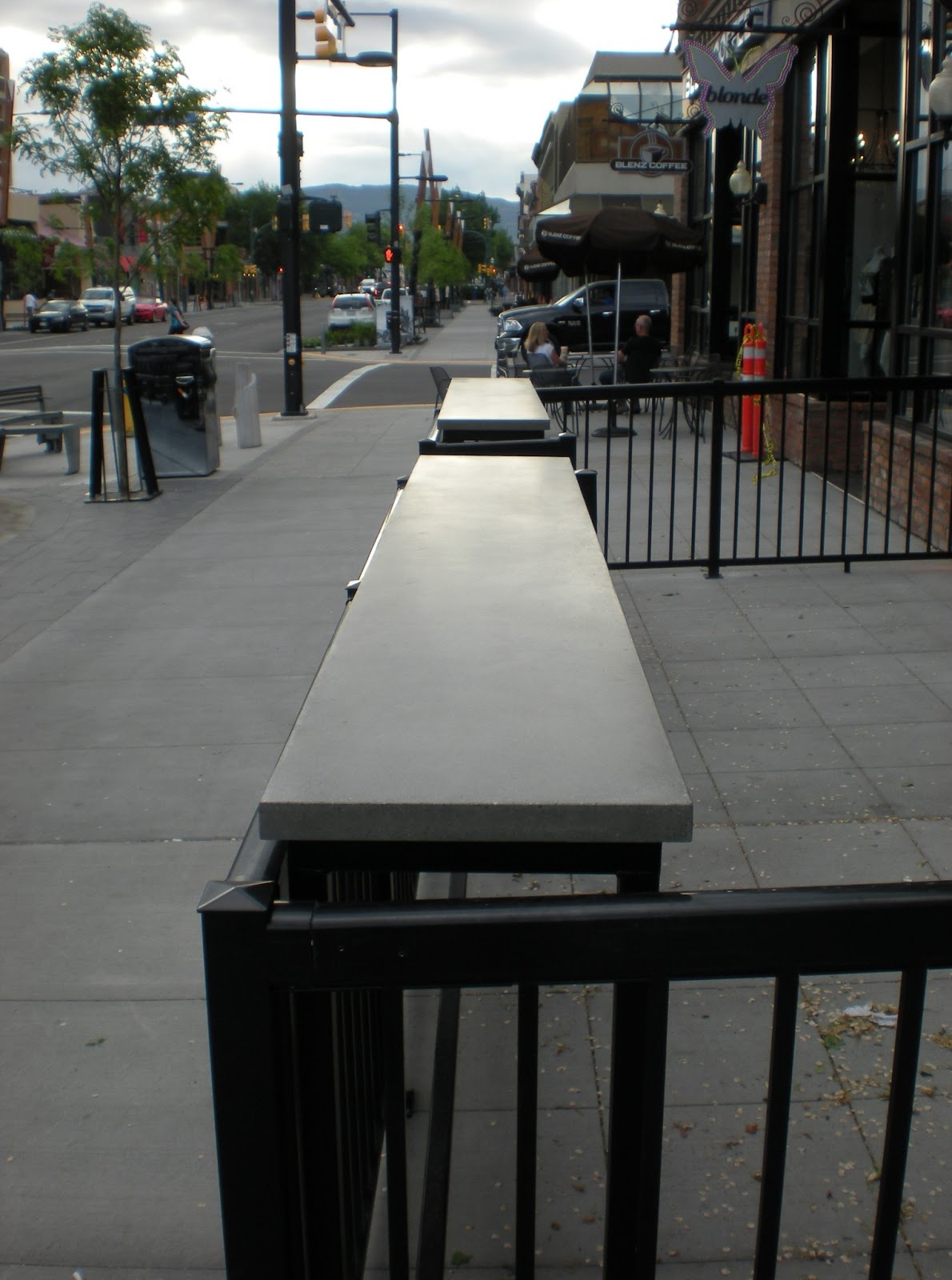 MODE CONCRETE Beachfront Patio with Outdoor Concrete Bar Countertops