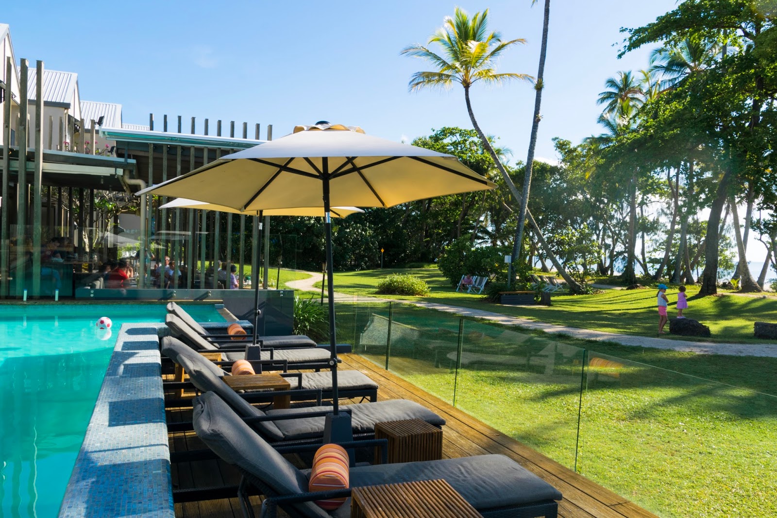 castaways resort mission beach