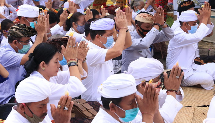 Patuhi Prokes, Tradisi Upacara Mejaga-jaga Digelar di Besang Kawan