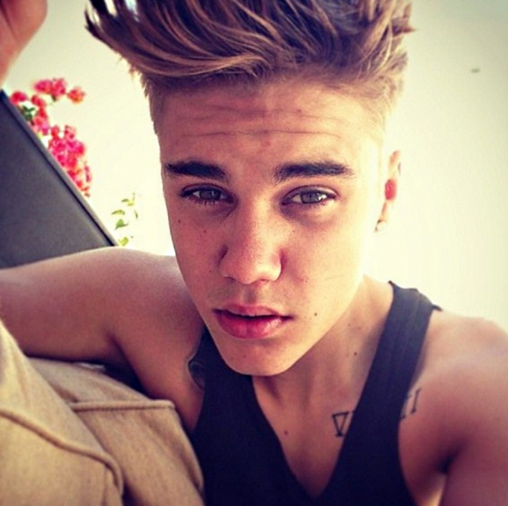 Hot Photo Gallery: Most Handsome Singer Justin Bieber Pictures Gallery