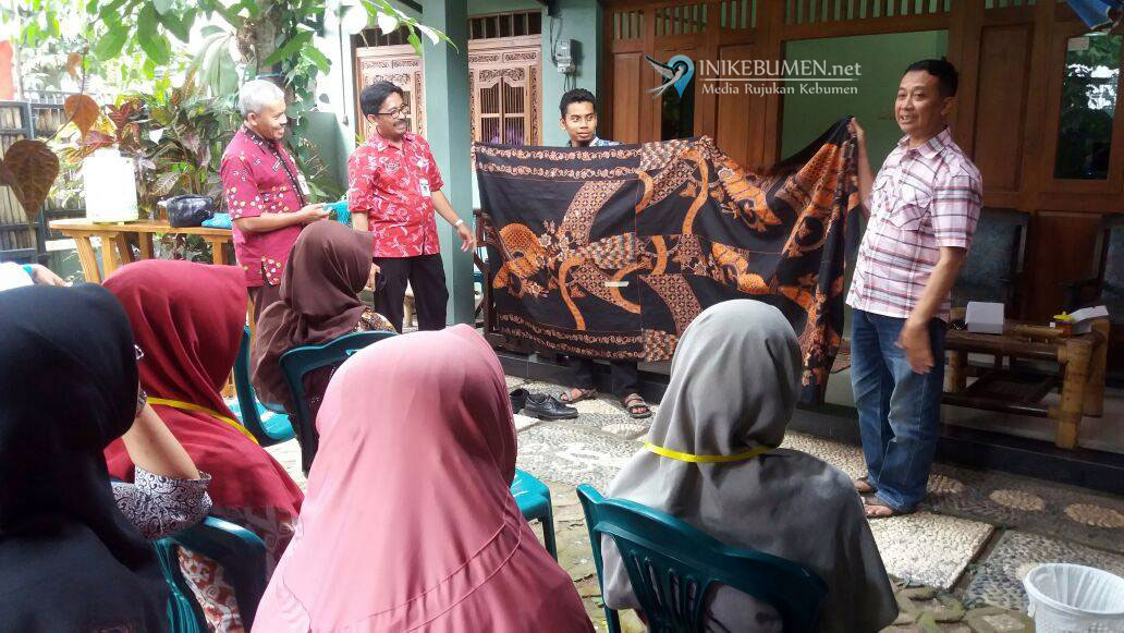 Perajin Batik Kebumen Belajar Batik Pola di Bantul