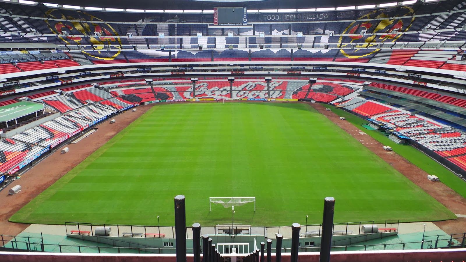 lucalovesfootball: ESTADIO AZTECA