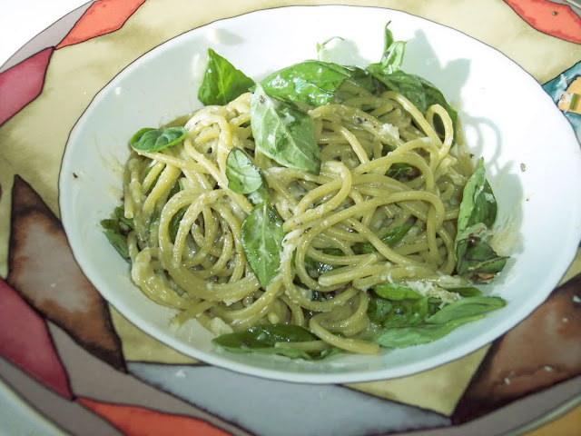 Things wot I Made Then Ate: Spinach spaghetti with basil