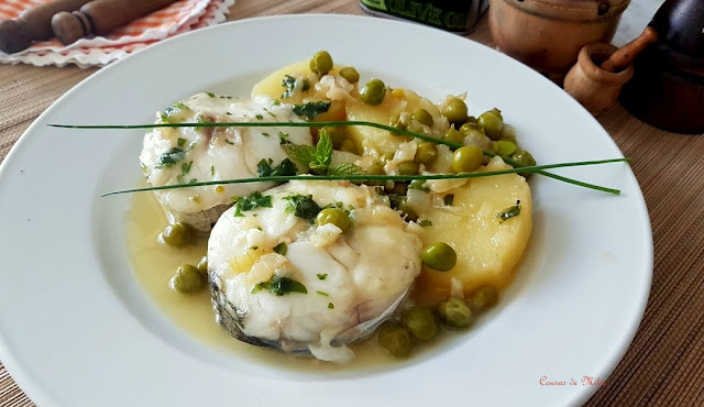 Merluza con guisantes y patatas nuevas