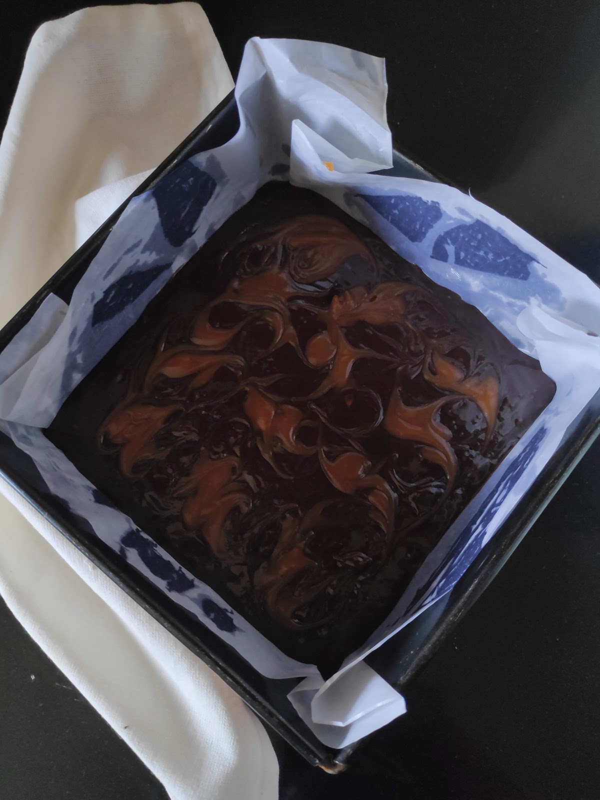 Easycooking Eggless Chocolate Brownies with Pralines and Caramel Sauce