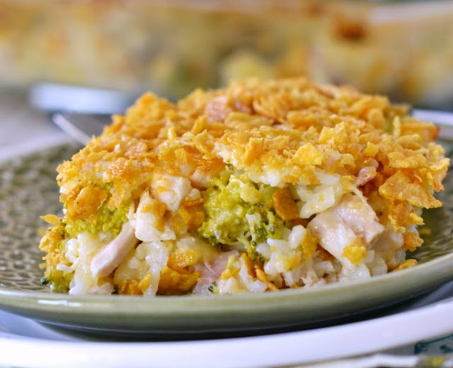 Broccoli Cheddar Chicken and Rice Casserole #dinner #recipes